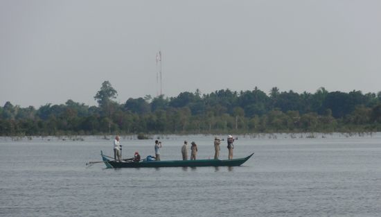 Diese Mannschaft war definitiv besser ausgeruestet als wir. Nebst den Delphinen trugen sie viel zu unserer Unterhaltung bei