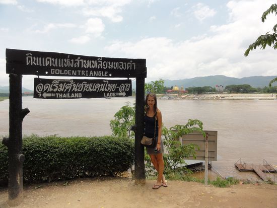 Da drueben ist Laos... Da hatten wir eine so schoene Zeit...!!!