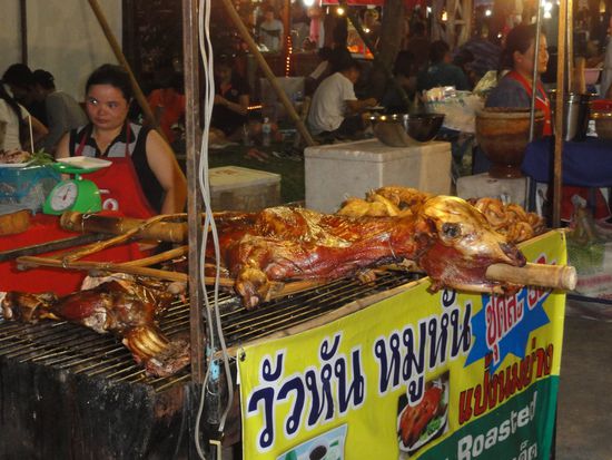Und zum Schluss mal wieder etwas zum Thema Essen in Asien... Was es einmal war konnten wir nicht mehr genau erkennen?