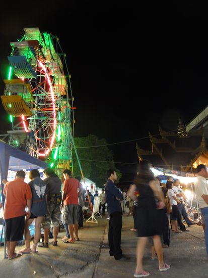 Rummel mit Thai-Riesenrad