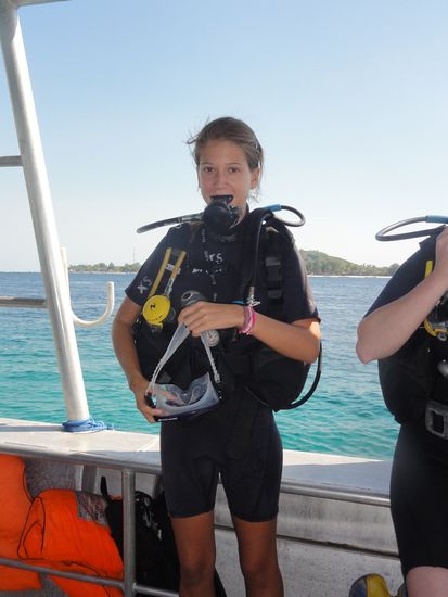 ...und am Nami gings schon raus ins Meer zum Tauchspot "Meno Wall"