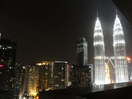 Schön sind sie ja schon... Und in der Mitte gut sichtbar, die Skybridge