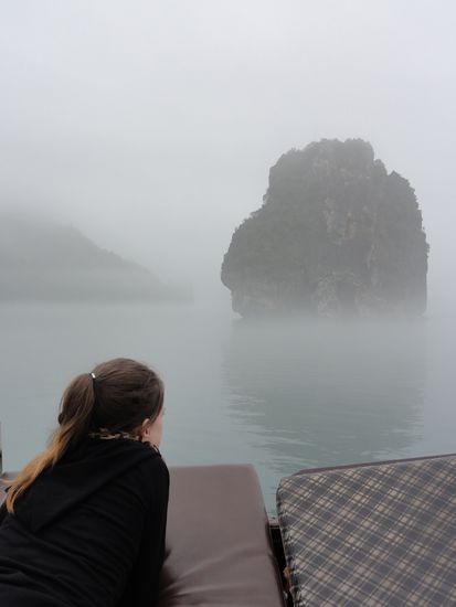 ...abends zieht in der Halongbucht eben seehhr viel Nebel auf...
