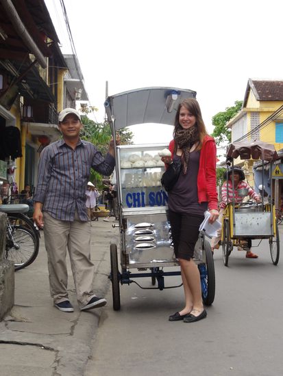 Ein weiterer Versuch... Gedaempfter Teigknopf mit Gemuese und Ei drin.