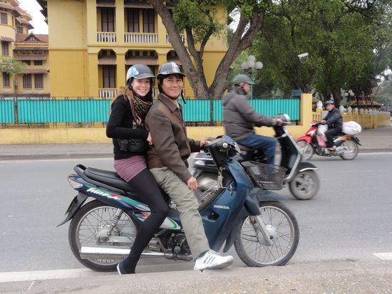 Motorrad-Taxi. Unser liebstes Transportmittel und sehr sehr praktisch bei heissen Temperaturen.