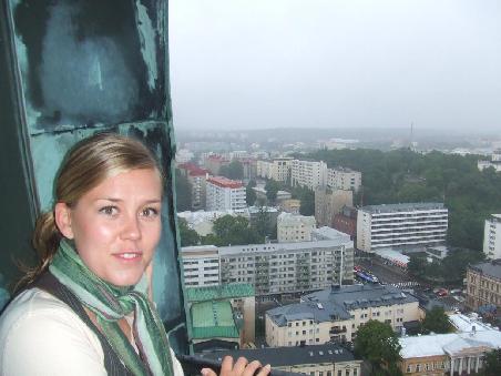 Meine Tutorin Anne auf im Glockenturm des Doms (mit viel Regen)