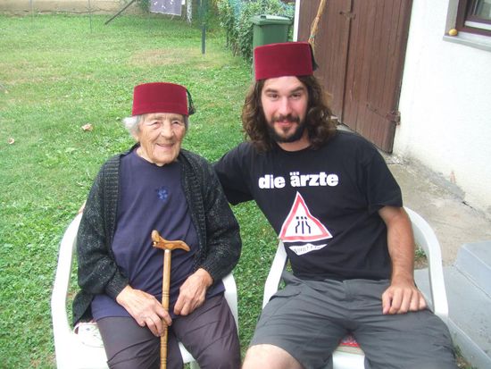 Türkischer Hutmodencheck mit Sofia / Sofia w tureckiej czapce