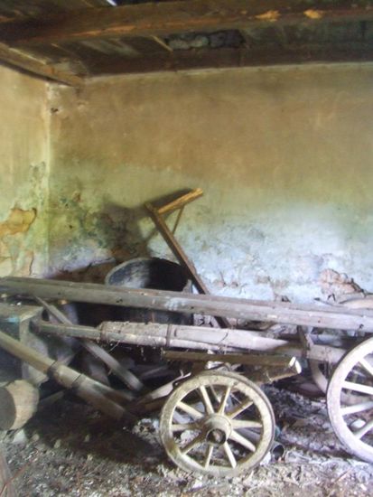 Stary woz w starej chatce, gdzie urodzila sie babcia Dominika