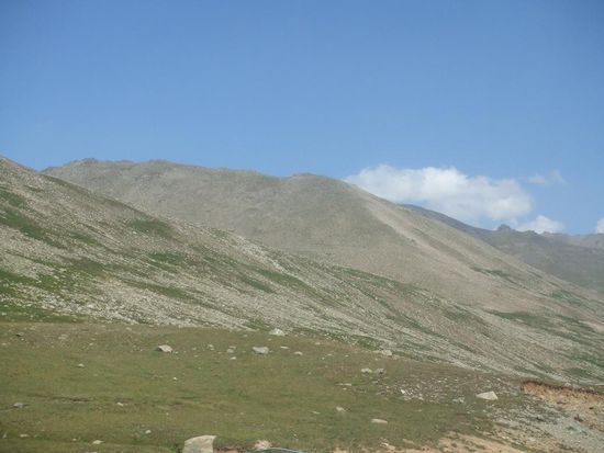 ... und direkt dahinter ... / i krajobraz po drugiej stronie gor