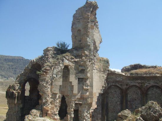 eine weitere Kirche / ruiny armenskiego kosciola