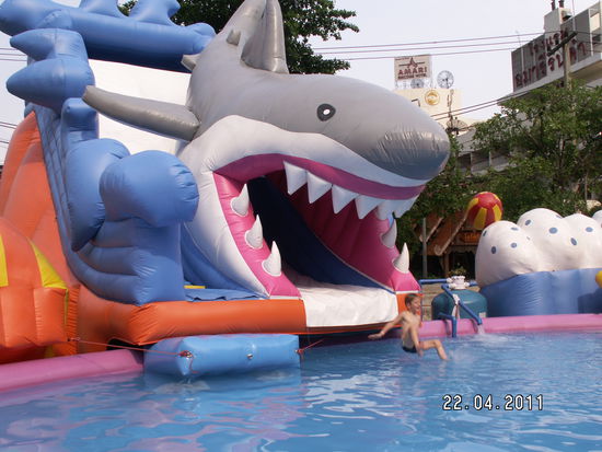Kerstin macht mit den Jungs einen Kindernachmittag im fun world .