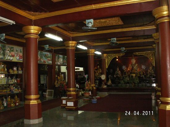 Wat Morn Thean. Grosse Halle .