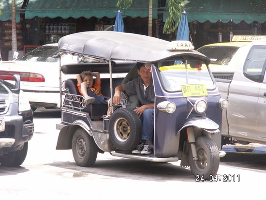 Mo mit unserem Tuk Tuk Fahrer ( 4 Wats später )