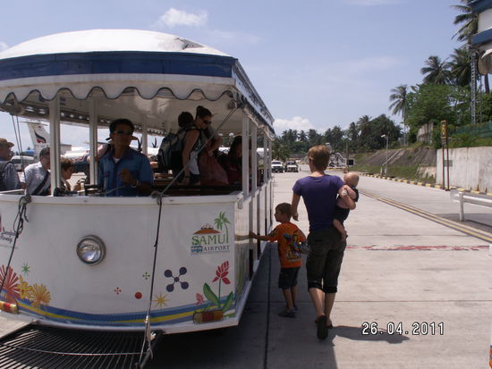 Raus aus dem Flieger und rein in den "Strassenbahnwagen"