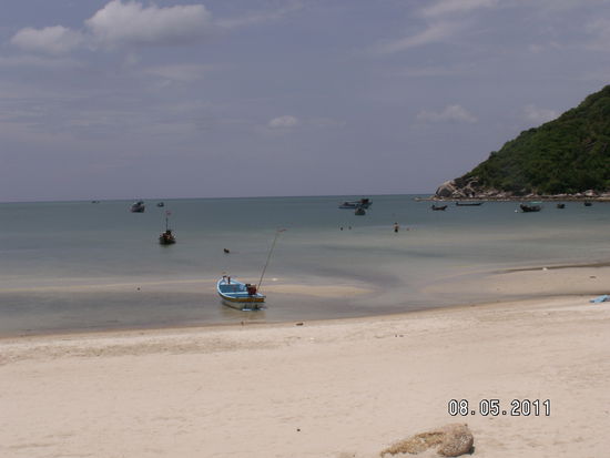 Das Wetter ist momentan sehr wechselhaft . Sonne,Wolken und Regen ändern sich während des Tages mehrmals. 
Aber alles hat seine Vor-und Nachteile . Genießen kann man hier immer .