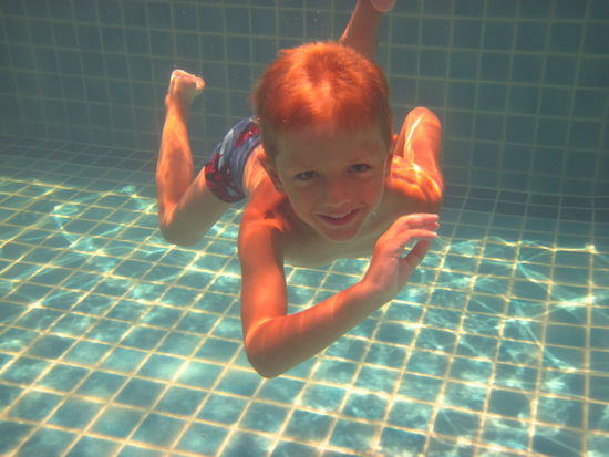 Aufgenommen mit Toms Unterwasserkamera ( Vielleicht wird Mo ja Unterwassermodell !! )