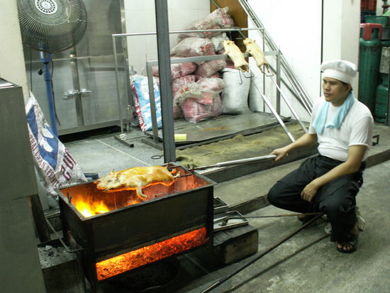 Abendessen im "Somboon" - ein Erlebnis.
Hier hat auch schon der japanische Ex-Ministerpräsident Koizumi gespeist .