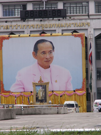 Long live the king .