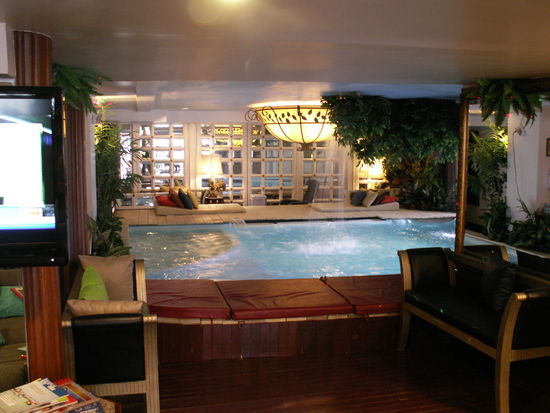 Entspannen können wir uns im kuscheligen Pool in der Lobby