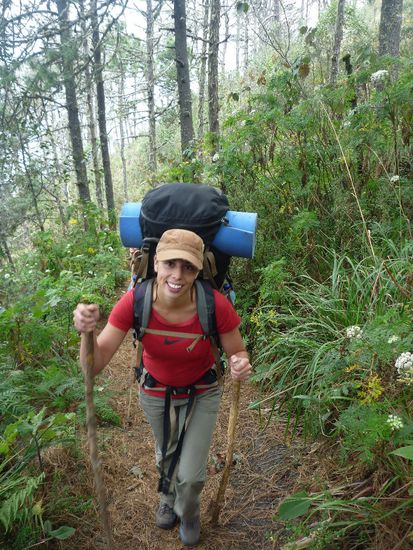 am kämpfen (man beachte den riesigen Rucksack / ca. 15kg)