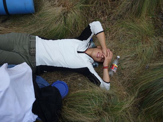 Der Bauzz abgekämpft in der Mittagspause. Nur noch 600Höhenmeter bis zum Uerbernachtungscamp 