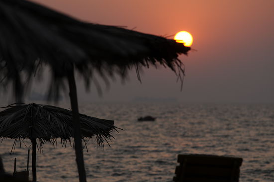 Erster Sonnenuntergang in Calangute... (80Schritte von dem Zimmer entfernt) Dachte eigentlich Ich haette gemuetliche ferien muss jedoch jeden Tag diese Distanz 3-4mal bewaeltigen... 