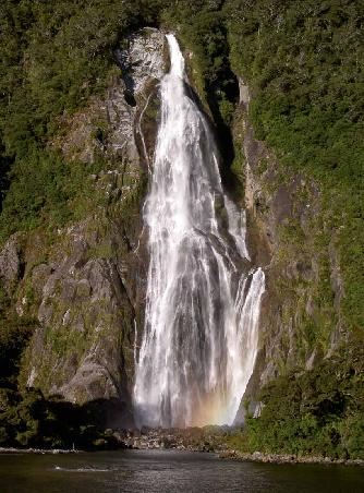 Groesster Wasserfall bei Milford Sound