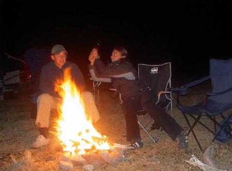 "Gemuetliche" Stimmung am Lagerfeuer