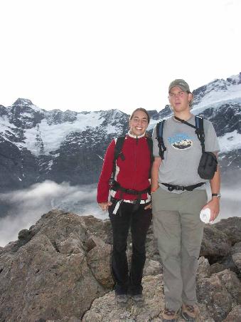 nach einem extrem harten Aufstieg (1000Hoehenmeter in ca. 3Stunden) in der Naehe vom Mt Cook (immer dabei "Tela-3-lagig"