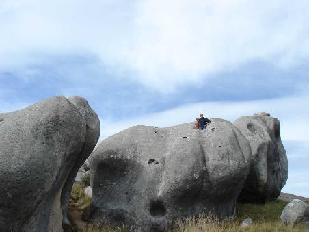 Schoene Steinformationen auf dem Arthur's Pass