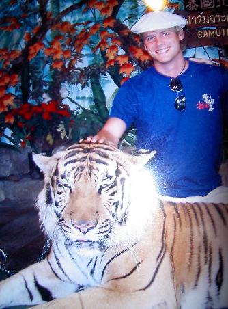 Das isch de im Fau ke Fotimontage! Aber ig gibes zue, dr Tiger isch unger Droge gschtange...