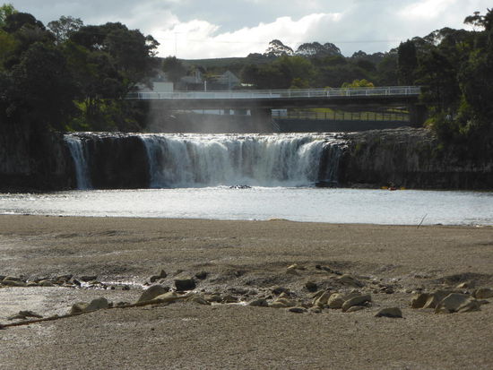 Haruru Falls
