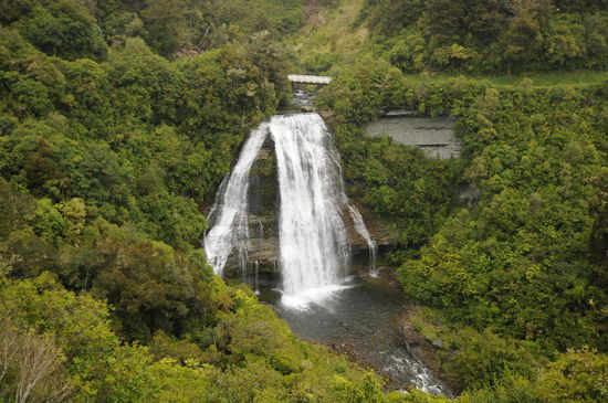 Wo ein See ist, ist auch Wasser... 
Mokau Falls