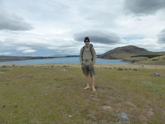 Dresscode für Neuseeländisches Wetter: immer vorbereitet sein für alle 4 Jahreszeiten, unten Sommer, oben Winter und die Regenjacke im Rucksack