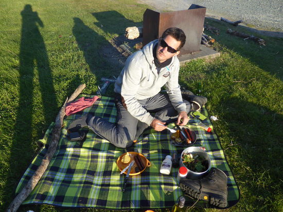 Eigentlich war es ja nicht so kalt aber mit den Sandflies hat man immer gerne moeglichst alle Hautteile bedeckt....