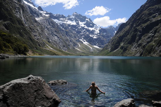 Wanderung zum Lake Marian mit Abkuehlung 