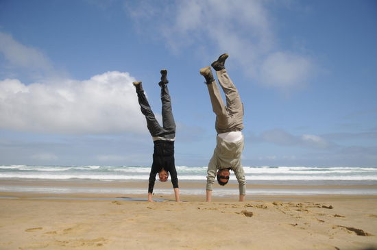 Trotz dem bevorstehenden Rückweg hatten wir noch die Kraft um Handstände vor lauter Freude zu praktizieren