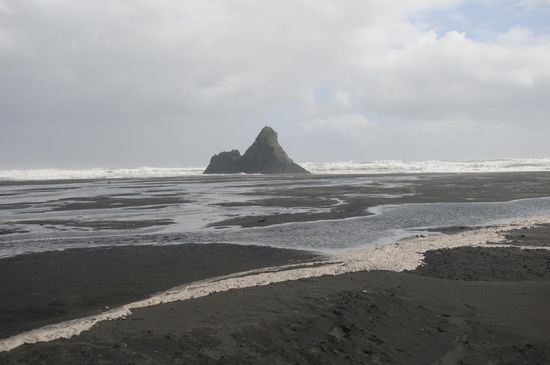 Karekare Beach