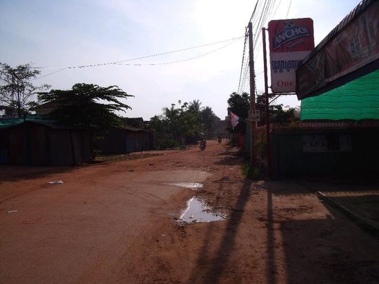 Die Strasse zu unserem Hotel in Siem Reap