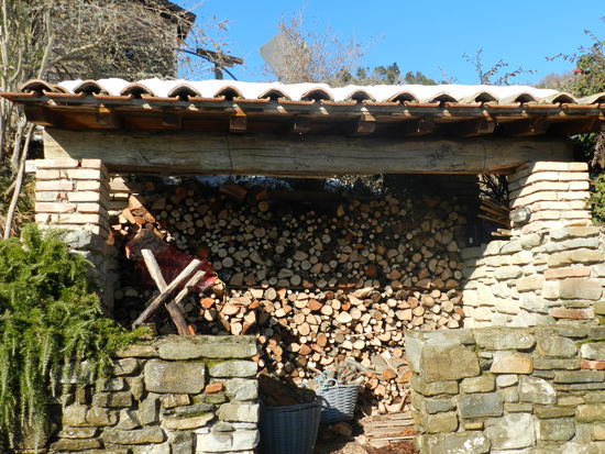 und denkt immer daran, mit dem Holz net sparsam sein...