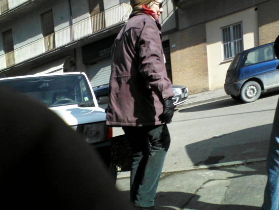 Penny in Eile..sobald sie die Stadt erreicht, dreht sie durch