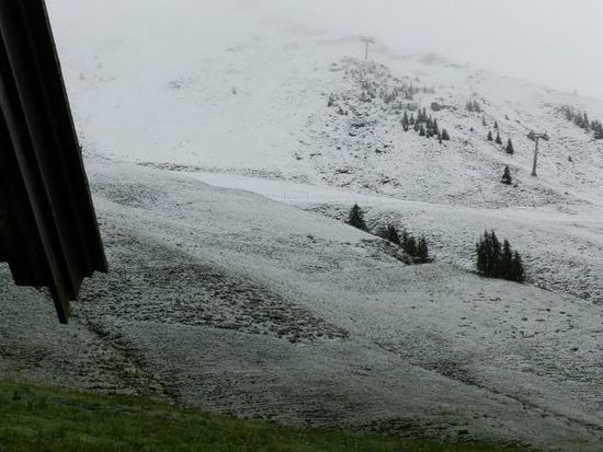 Nein, es ist leider kein Traum. Es ist Schnee Ende Juni