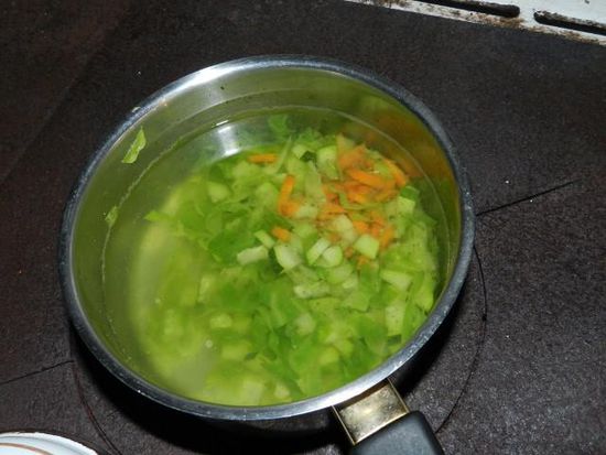 Herbs Best Gemüsesuppe in Mountain