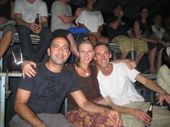Babs, Gab und der Michael abends beim Thaiboxen! Lustig wars!