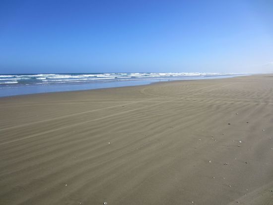 Der 90 Mile Beach
Eine zugelassene Straße, die man aber nur mit Allradantrieb befahren darf. Also nicht für unseren Horizon geeignet.
