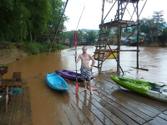 immernoch gebrandmarkt vor unseren Kajaks