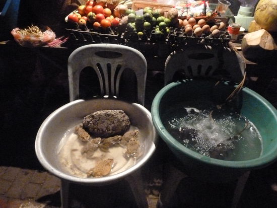 Laos - ehemalige Froschfresserkolonie, sieht man heute immernoch