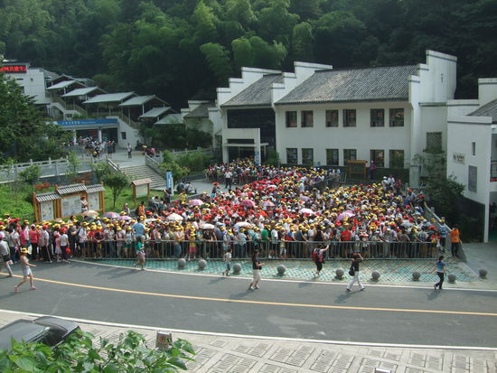 die Schlange vor der Seilbahn