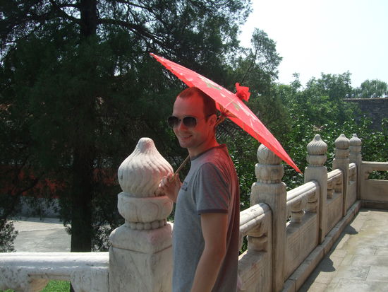 ich in der verbotenen Stadt mit Lindas Sonnenschutz