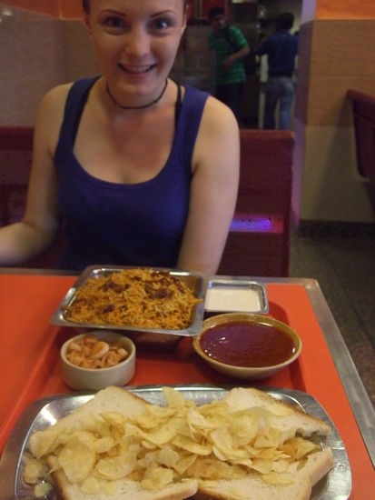 Linda freut sich schon auf ihr Essen